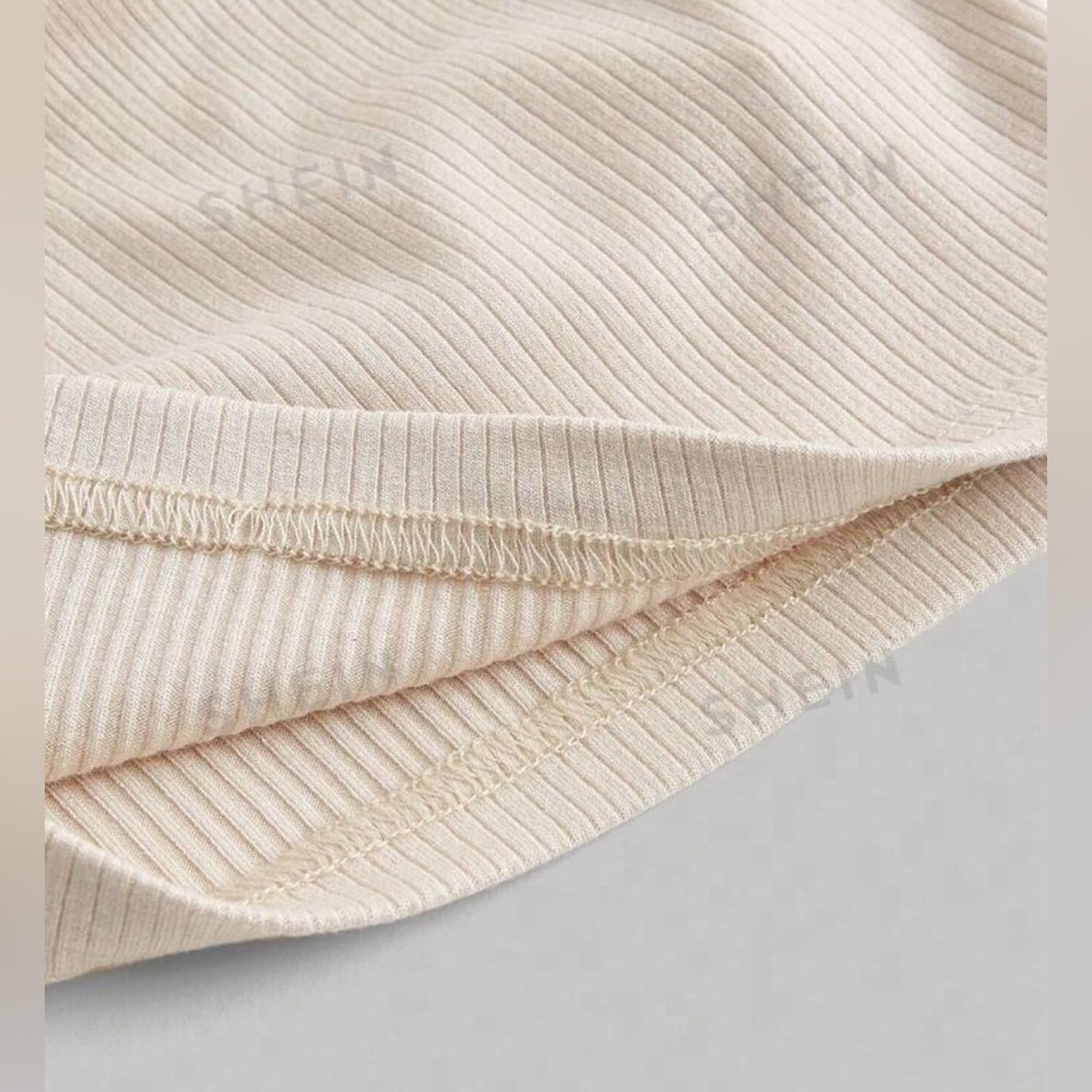 SHEIN Square Neck Knit Tee - Size M - ✨Worn Once - Picture 3 of 4